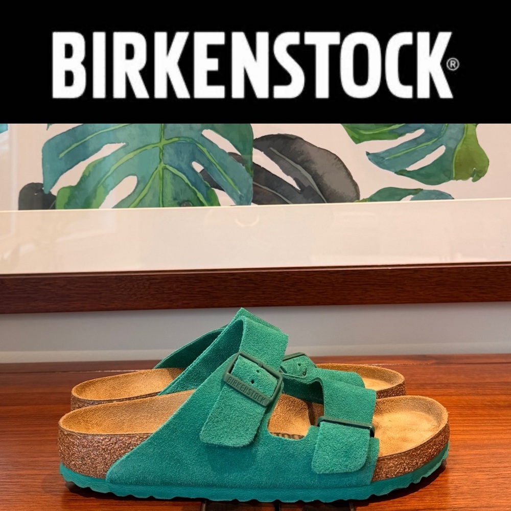 EUC SZ 39 Birkenstock Vibrant Green Suede Arizona sandals